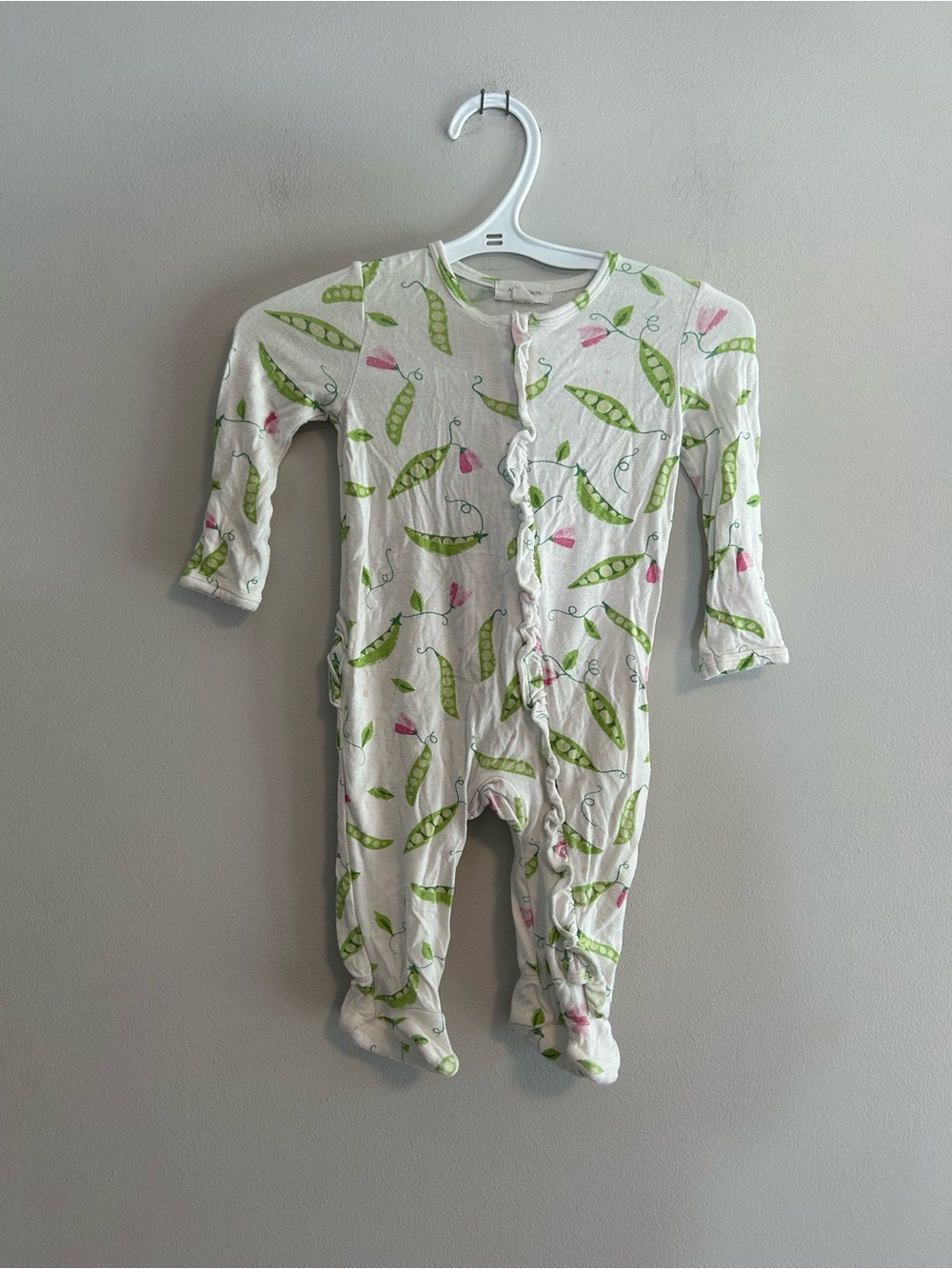 Angel dear 0/3m bamboo White with Green Pea Print zip up ruffle sleeper